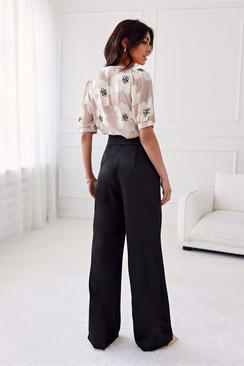 Women trousers model 194765 Roco Fashion - ElrubEcom