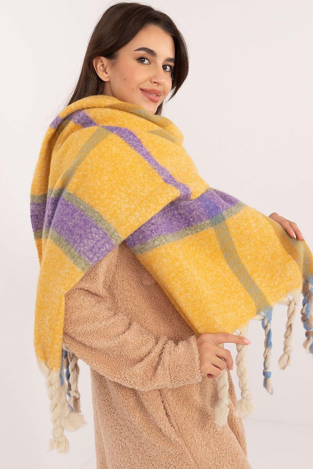 Shawl model 200289 AT - ElrubEcom