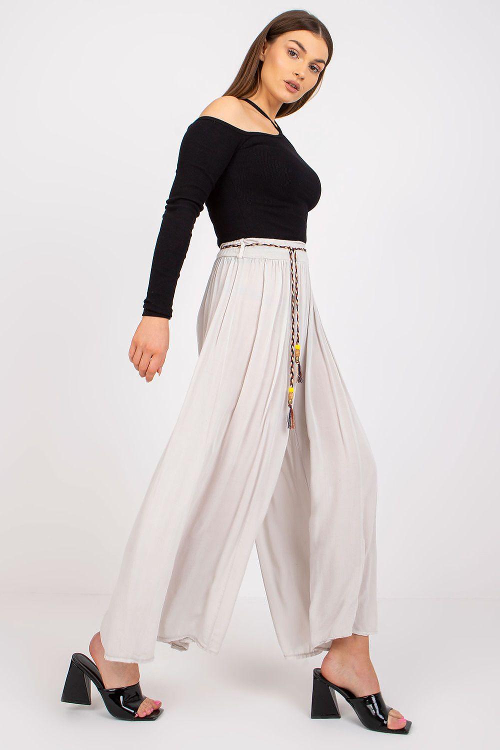 Women trousers model 196768 Och Bella - ElrubEcom